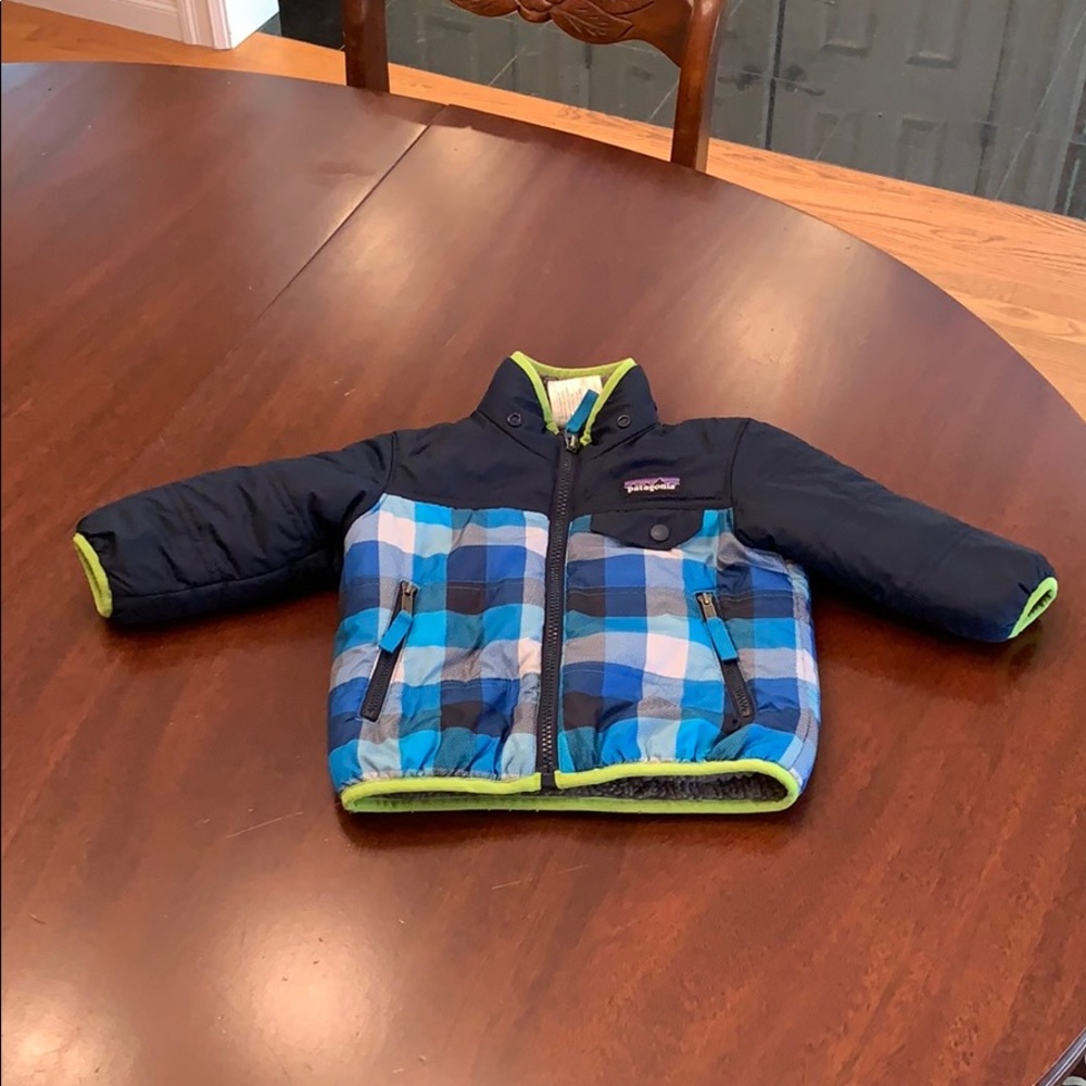 Boys reversible Patagonia jacket. Runs big